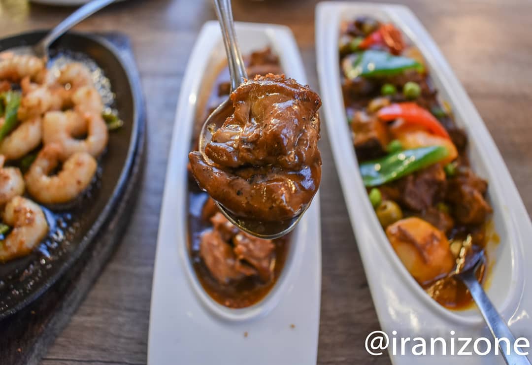 وینترلیشس در رستوران کازامانیلا تورنتو