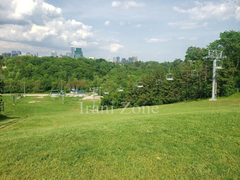 پارک Earl Bales Park در تورنتو کانادا