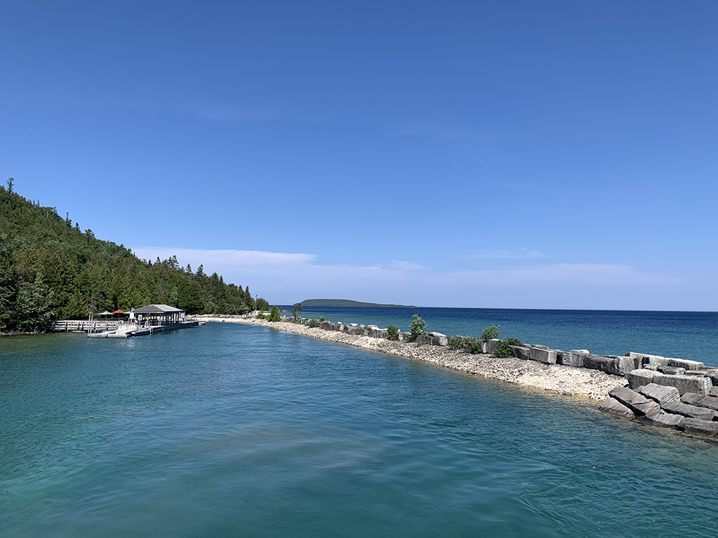 جزیرهی فلاورپات در استان آنتاریو کانادا