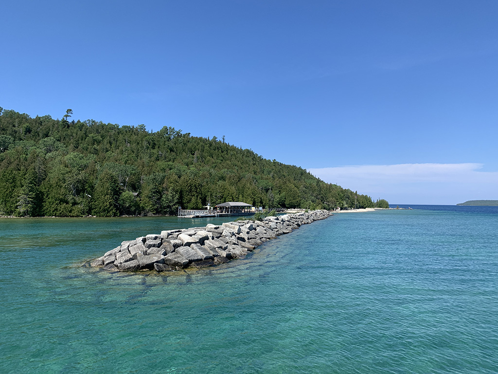 جزیرهی فلاورپات در استان آنتاریو کانادا