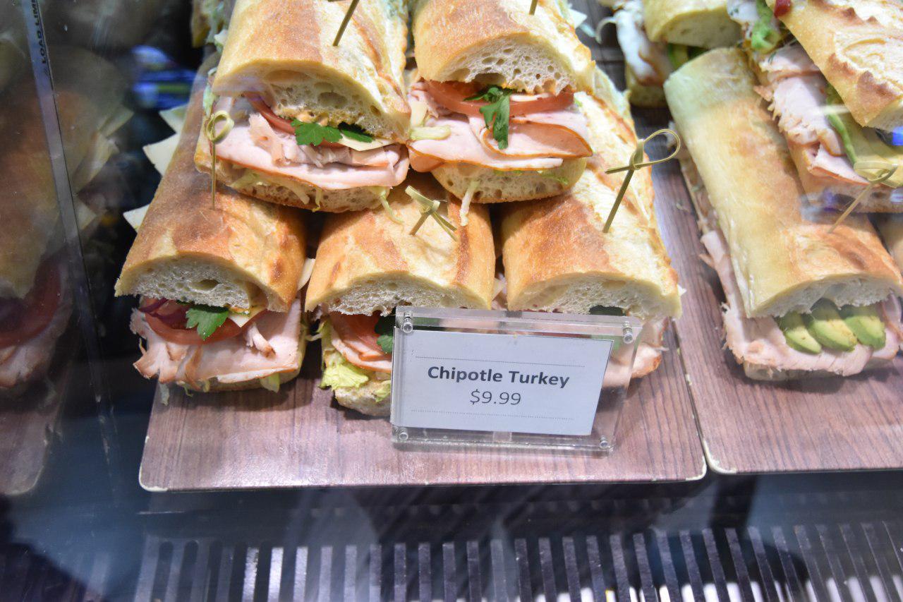 فودکورت ریجتری نچرال مارکت در تورنتو کانادا