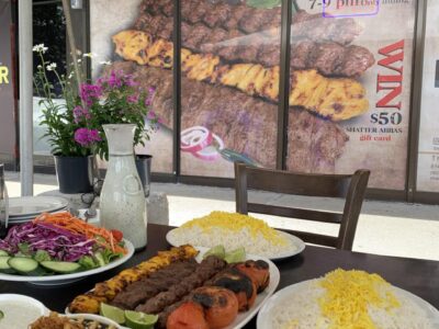 رستوران شاطر عباس در خیابان یانگ تورنتو کانادا