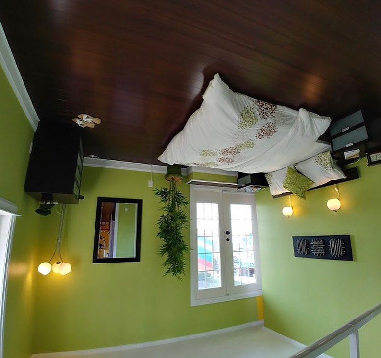 خانهی وارونه در آبشار نیاگارا